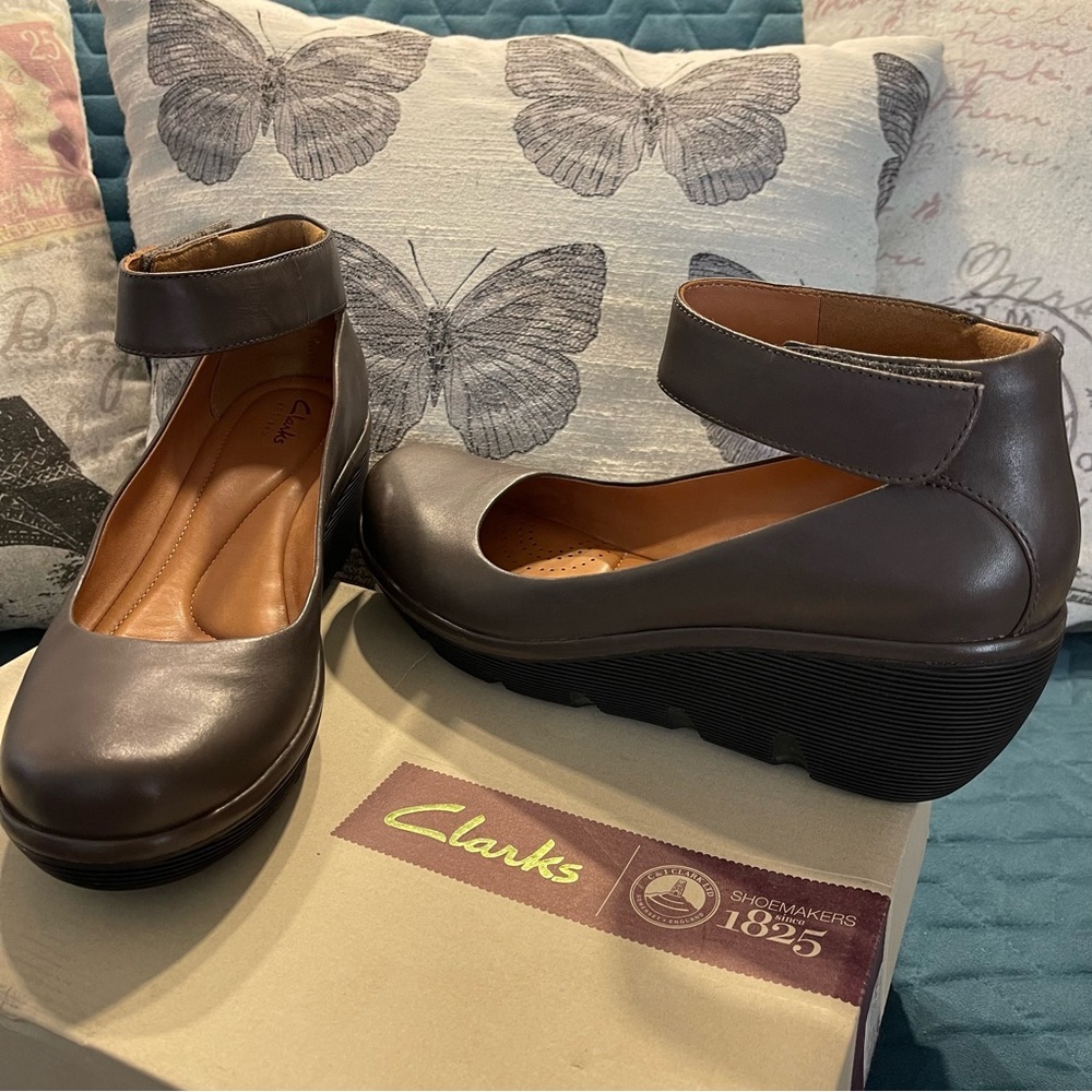 BRAND NEW IN BOX Clark’s Artisan Wedge